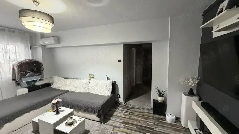 Vânzare apartament 3 camere, bloc 1986, Titan-Faur - Poză 1