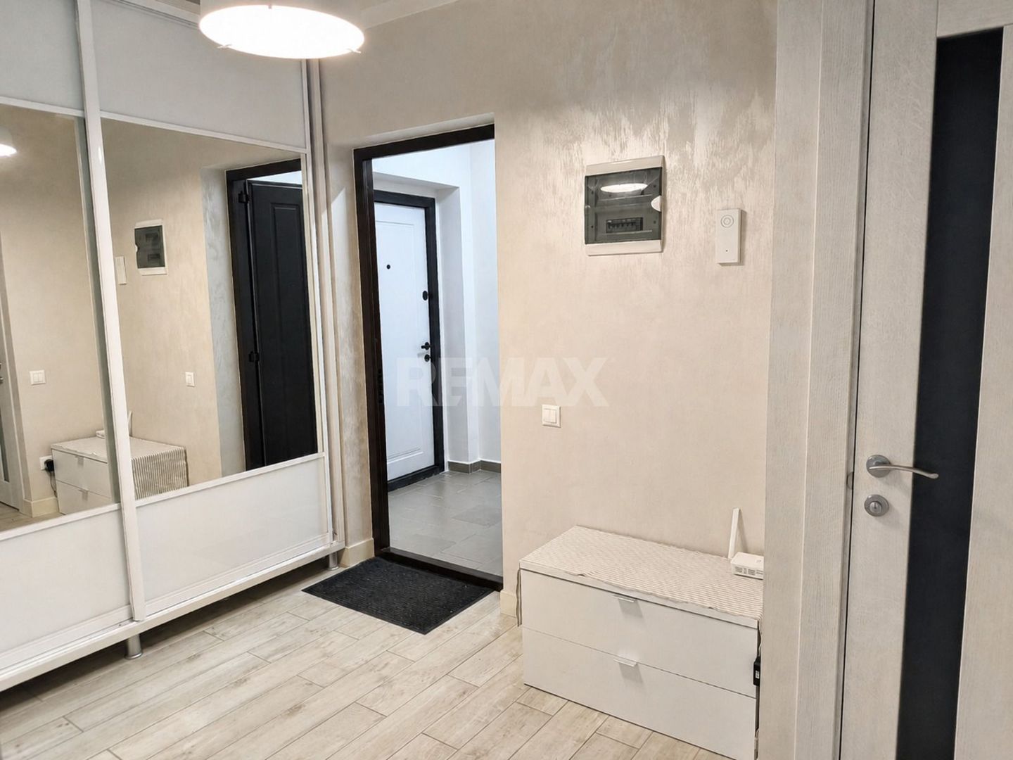 Apartament cu 1 cameră de închiriat pe str. Nicolae Testemițanu – 52 m - Poză 12