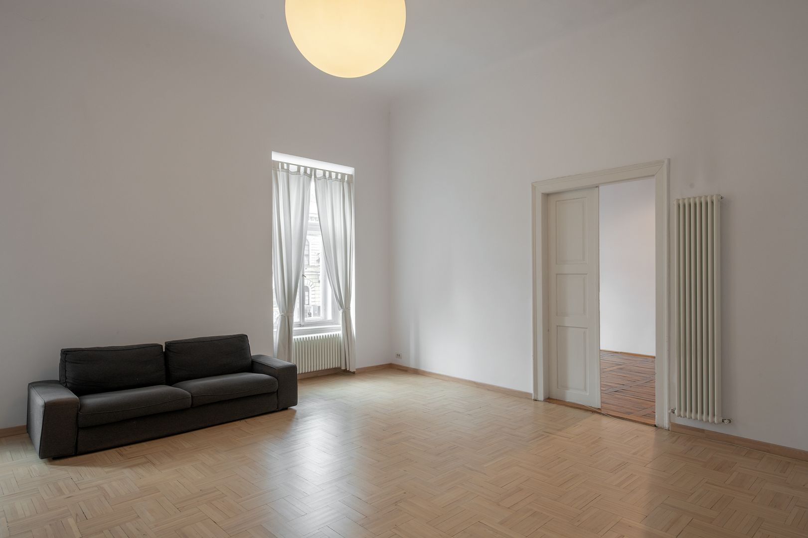 Apartament-galerie la kilometrul zero | 2 camere + mezanin, 2 băi - Poză 4