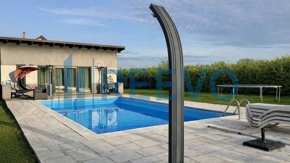 Proprietate pentru investiție cu Piscină în Hemeiuș - Poză 1