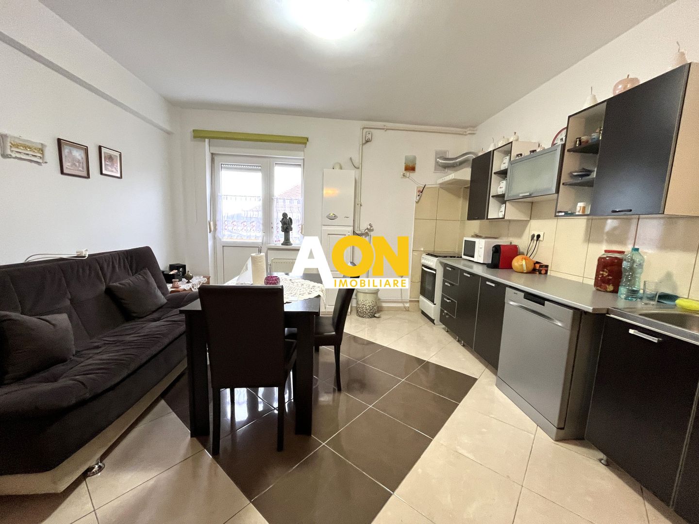 Apartament cu 2 Camere, Bloc Nou, Lift, Zonă Ultracentrală - Poză 2