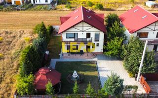 Oportunitate de achizitie vila deosebita, 250 mpu, curte 615 mp in Harman! - Poză 1