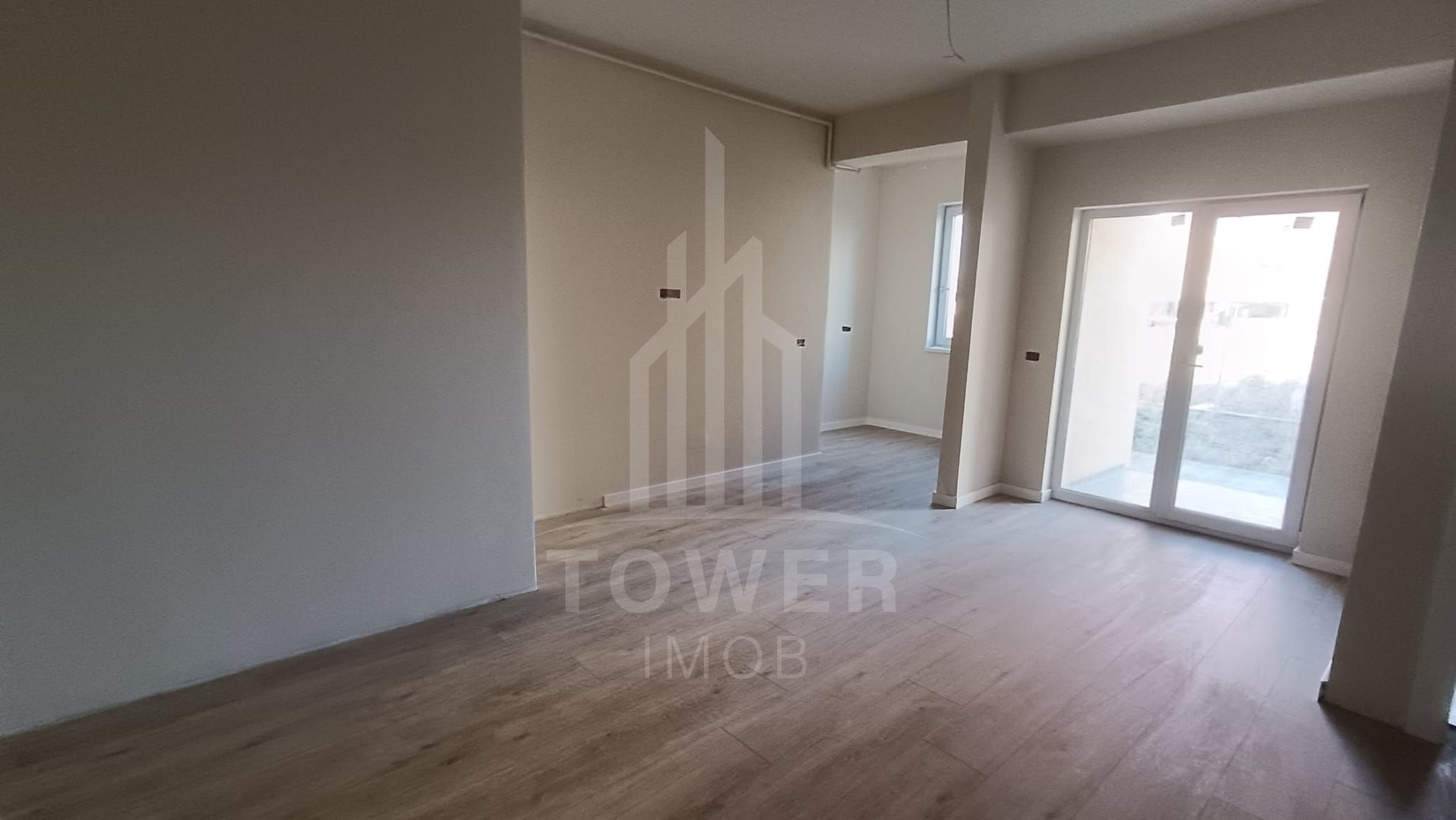 Apartament cu trei camere si gradina proprie - Poză 2