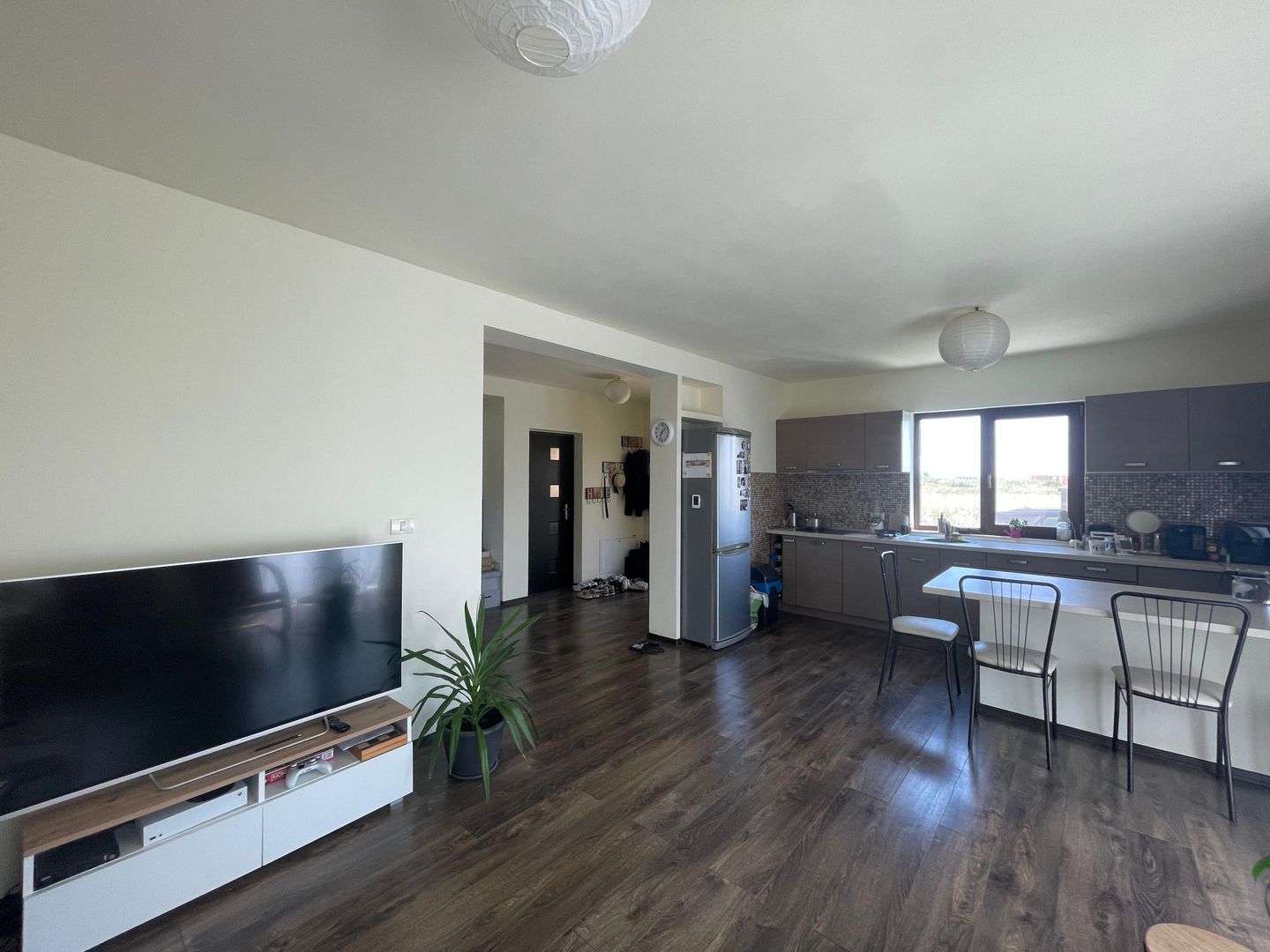 Casă individuală complet mobilată și utilată | Moșnița Nouă| - Poză 1