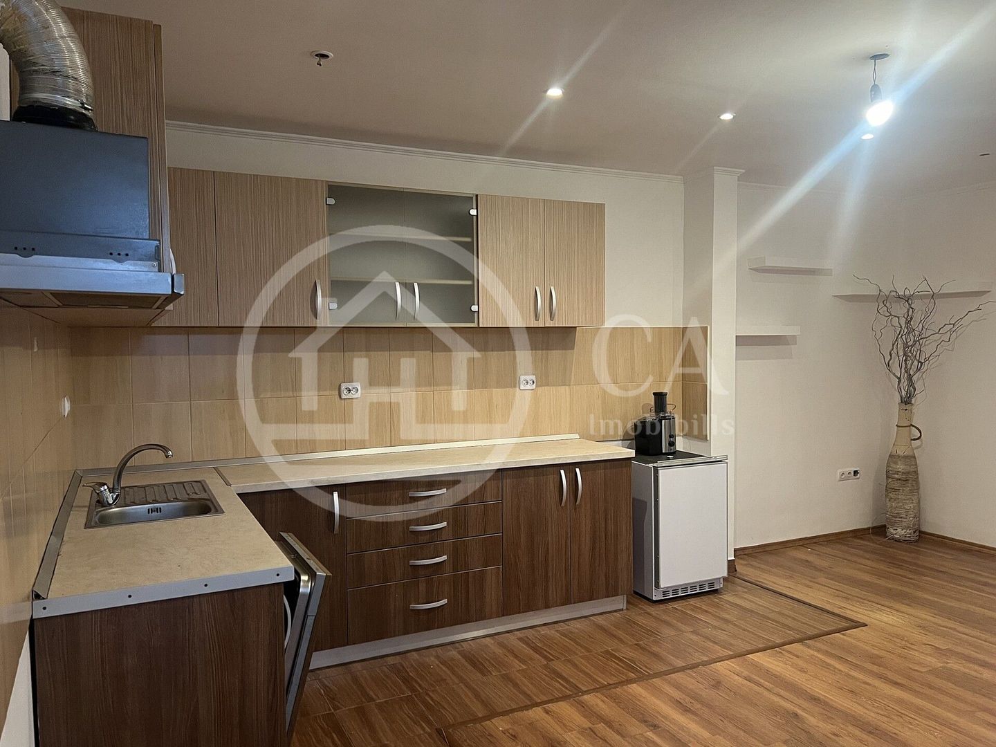 Apartament cu 3 camere de inchiriat zona Ultracentrala Oradea - Poză 2