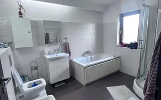 Casa  nouă de vanzare cu garaj,  în zona Micesti - Poză 11