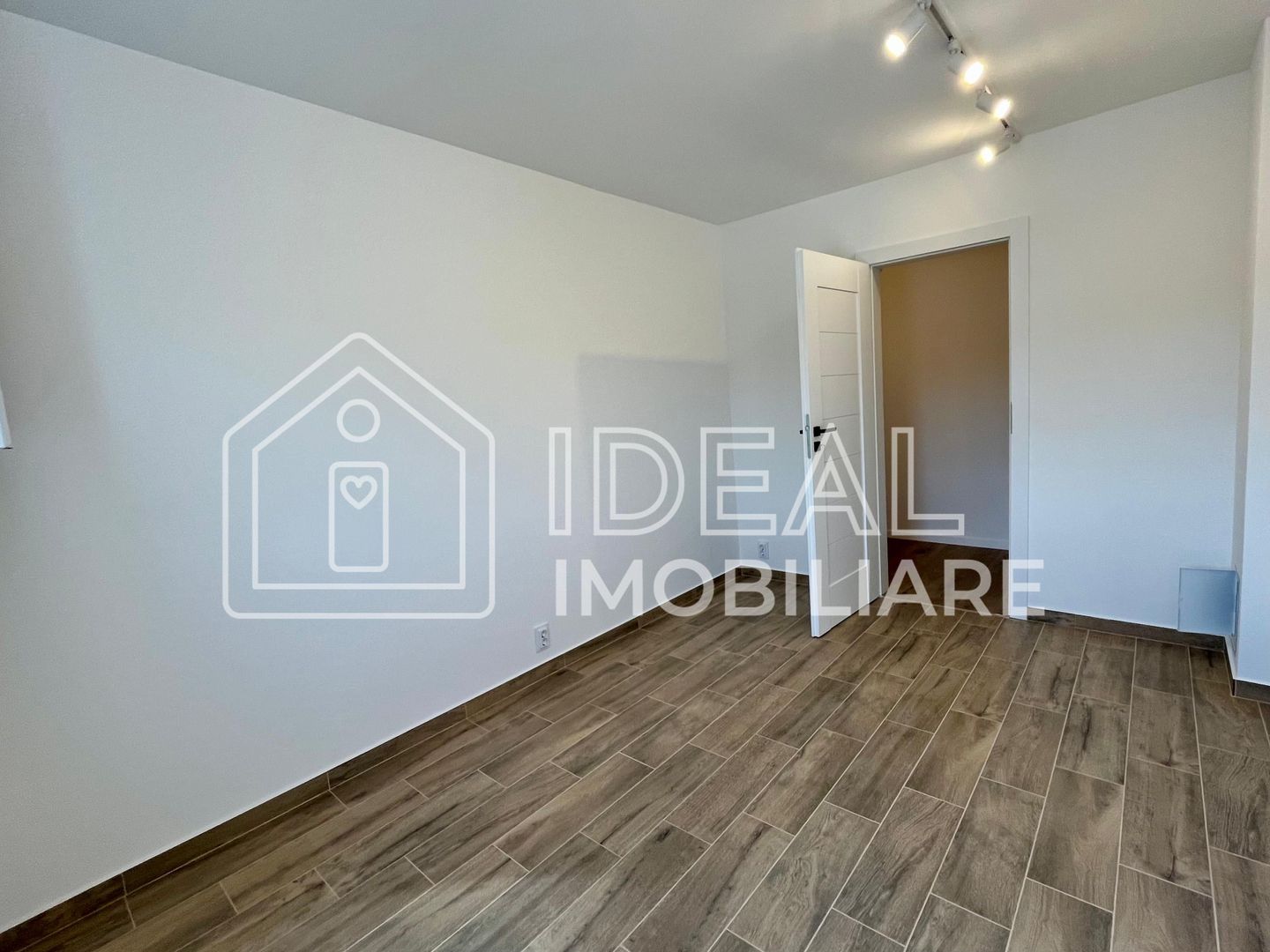 Apartament 3 camere | decomandat | zona Turnisor - Poză 3