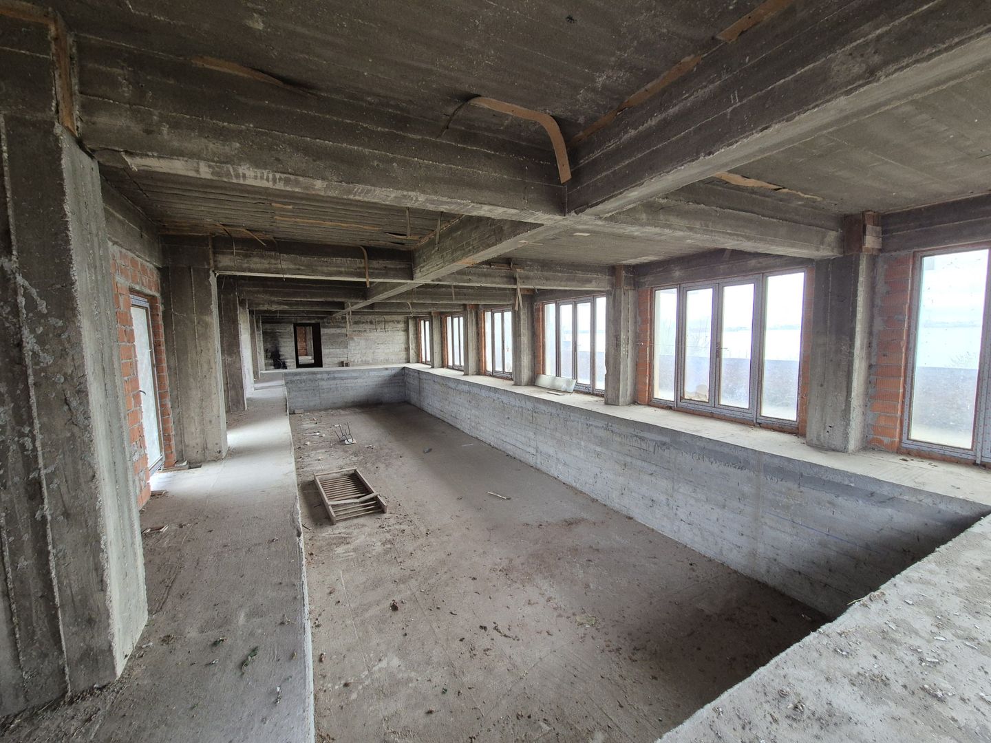 Cladire  S+P+3+M - 1762,18 mp + teren 1608 mp - Lacul Morii - Poză 10