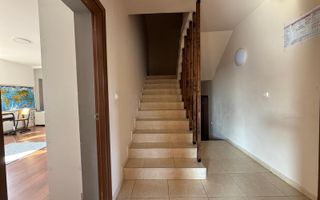 Casa spatioasa,perfecta pentru locuit sau investitie - Poză 15