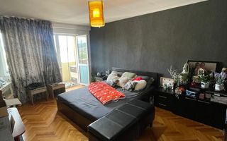 Apartament cu 3 camere de vanzare, zona Cetate - Poză 1