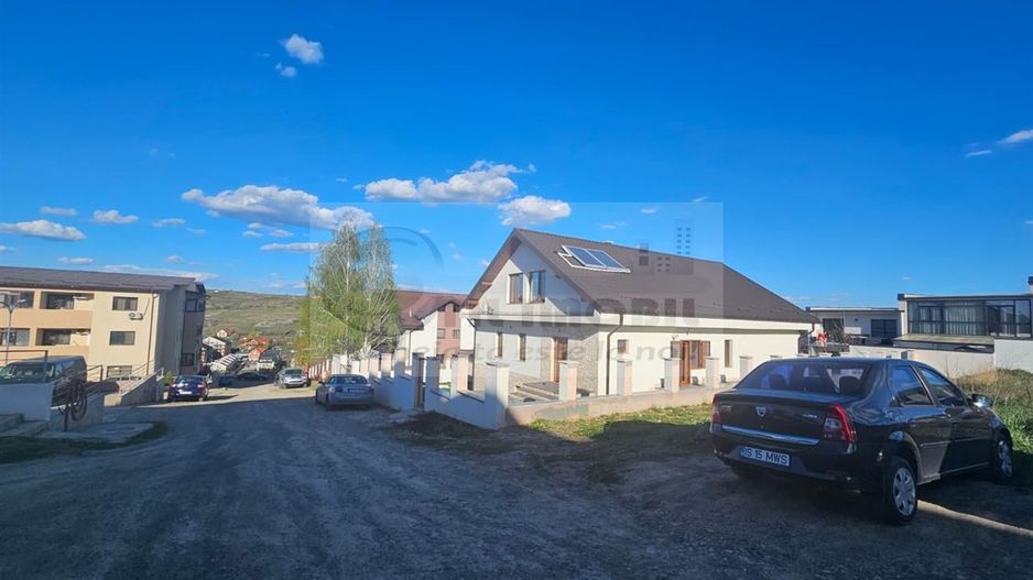 Teren 800mp - str Soarelui - ESQ Village - Poză 2