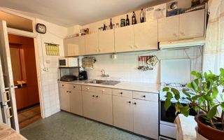 Apartament 2 camere MV1 Str. Narcisei 5 Etaj III - Carei - Poză 2