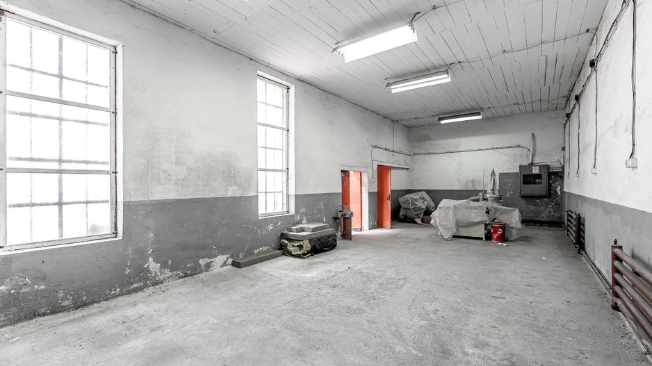 Hală în zonă centrală, zona Intim - Poză 2