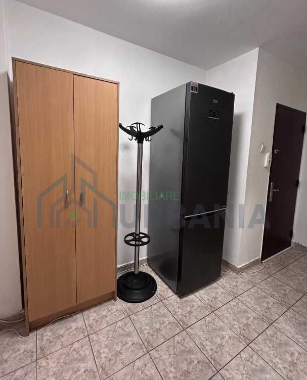 Apartament 3 camere semidecomandat, Podu Roș (Bld. Țuțora) - Vânzare - Poză 5