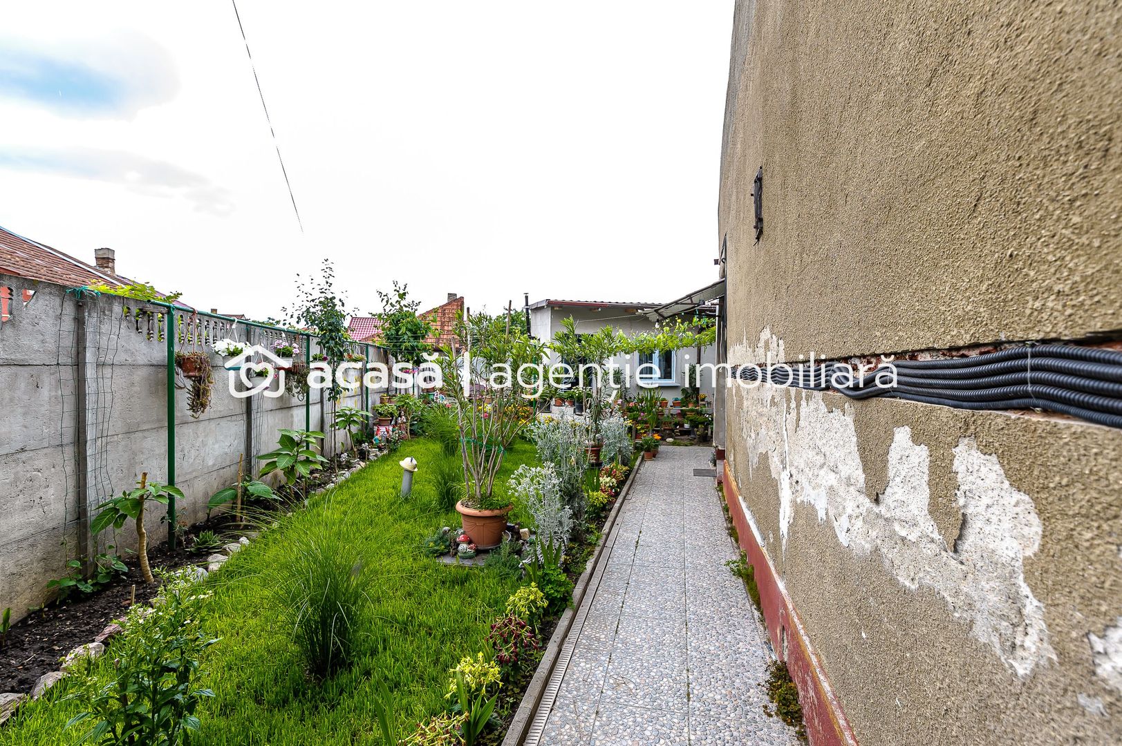 Apartament cu 2 camere, la curte comună, în Grădște. - Poză 5