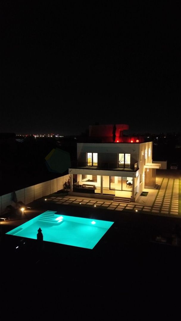 CASĂ DE LUX ÎN ȘTEFĂNEȘTII DE JOS / PISCINA / TEREM 1140 MP - Poză 6