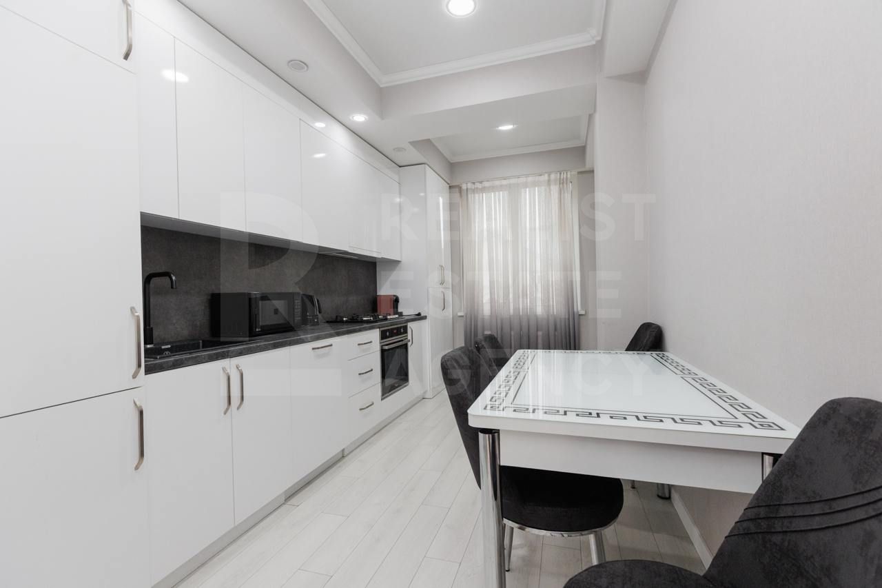 Chirie, apartament, 3 camere, strada Nicolae Starostenco, Centru - Poză 2