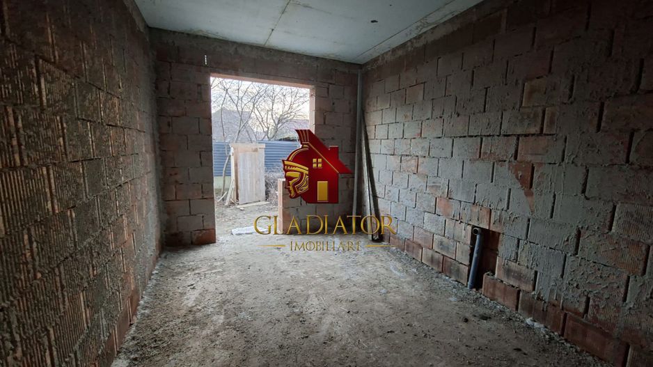 Nu rata aceasta vila semisingle Capat CUG Lunca Cetatuii, statie BUS - Poză 9