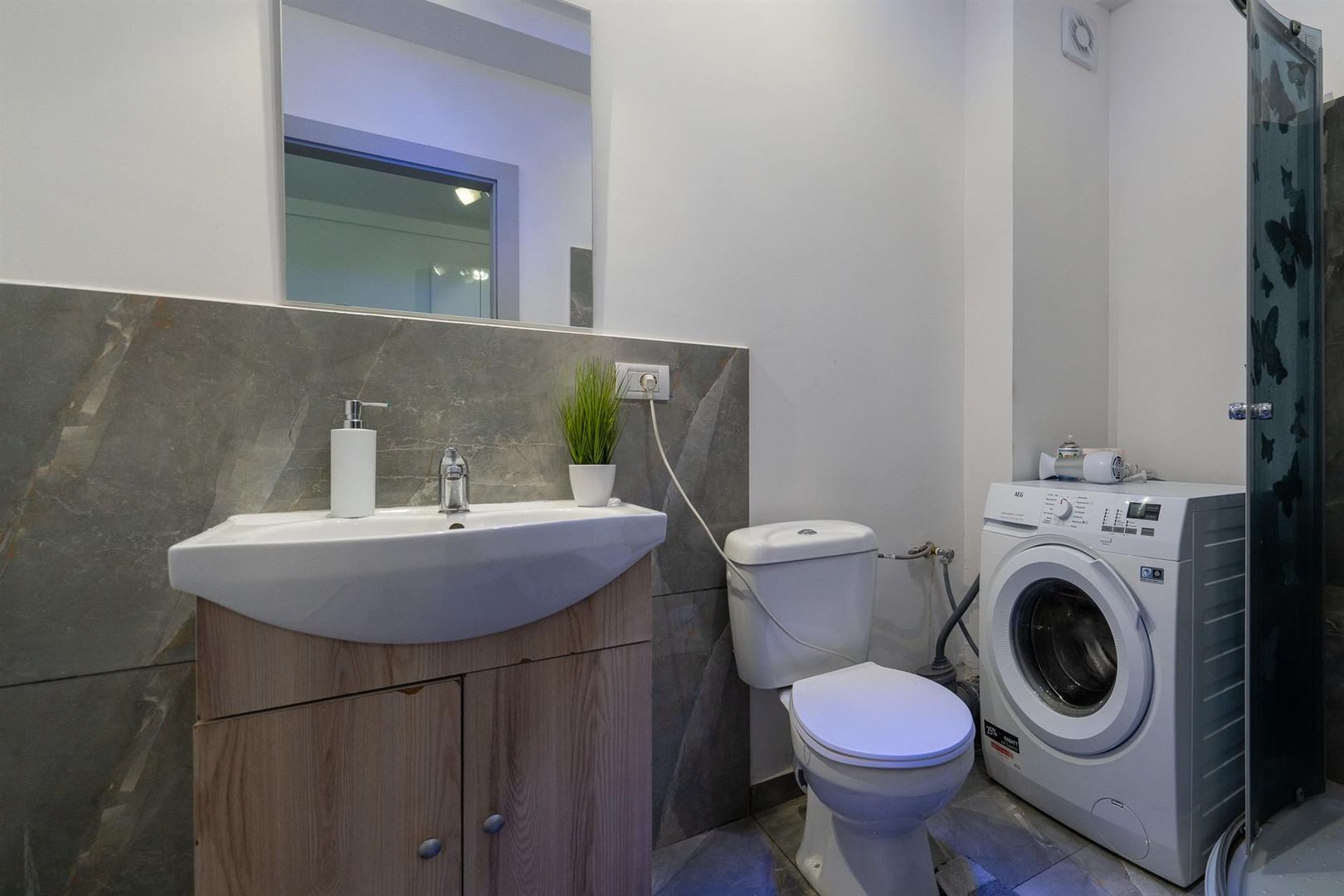 Studio Felix cu piscina mobilat - Poză 5