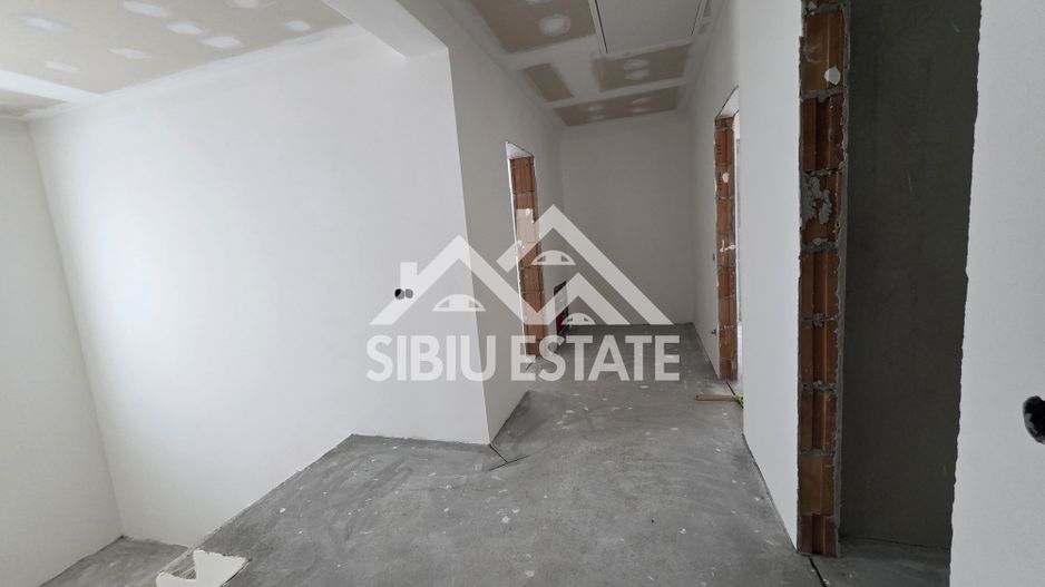 Casa individuala 5 camere ,cu carport si pivnita, Calea Cisnadiei - Poză 14