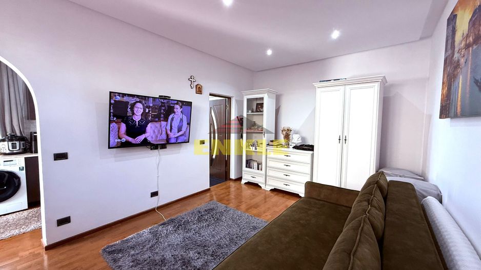 De vanzare casa tip duplex, Str. I.C. Bratianu - Poză 2