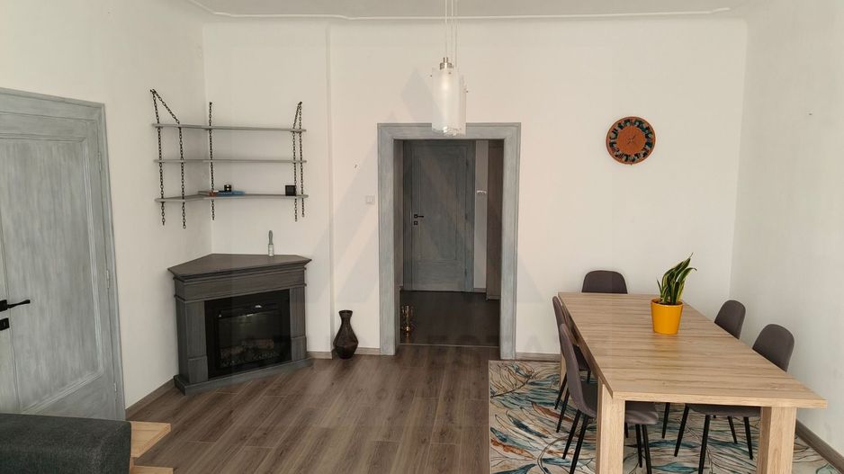 Apartament 4 camere 111 mp utili garaj si teren 458 mp zona Centrala - Poză 6