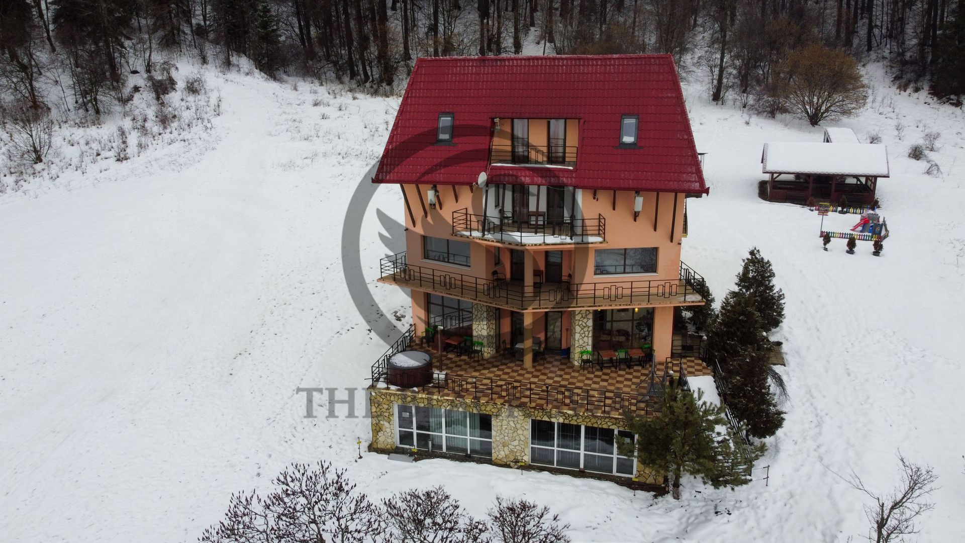 Pensiune la cheie de vanzare | 10 camere | Sacele, Brasov |Comision 0% - Poză 1