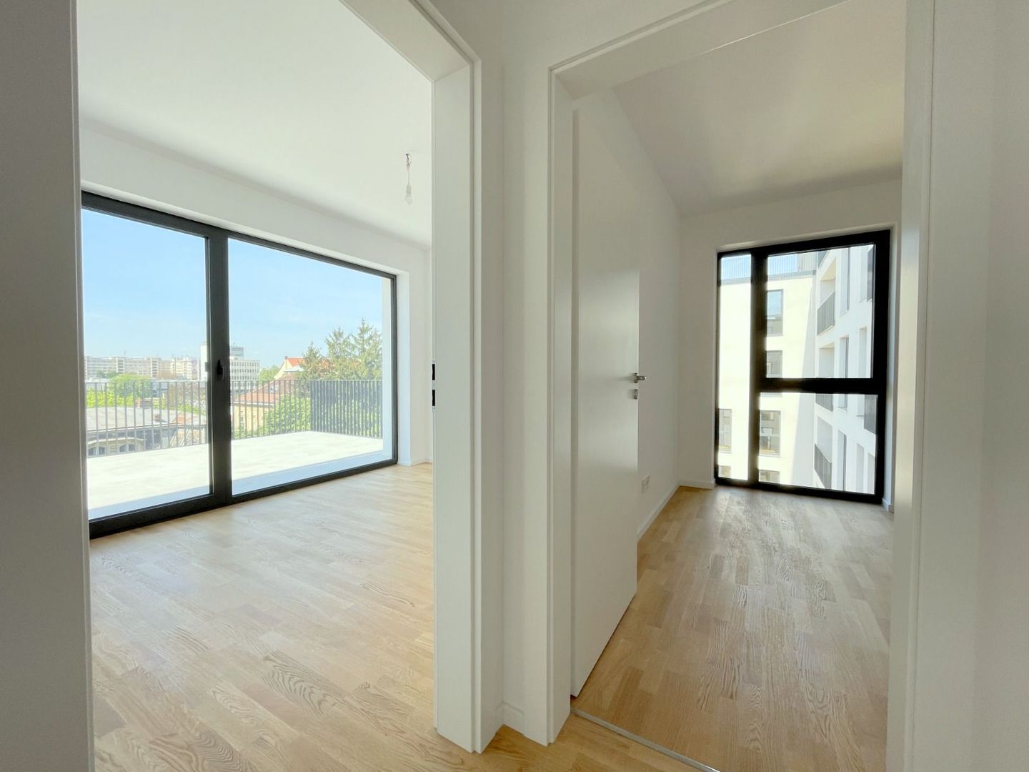 Apartment 3 camere cu terasa de 46 mp - Poză 15