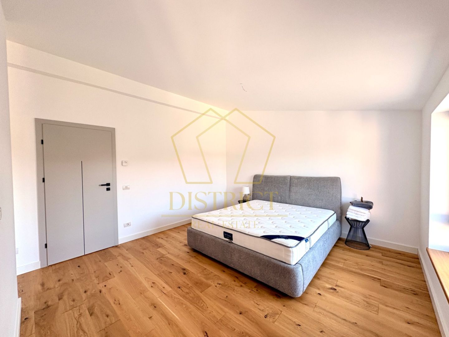 Duplex superb cu 4 camere, mobilat si utilat | Mosnita Noua - Poză 7