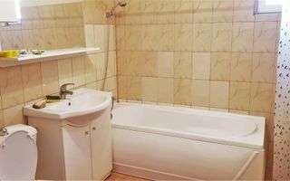 Casă de închiriat, 3 camere, cu terasă și garaj, Partoș - Poză 13