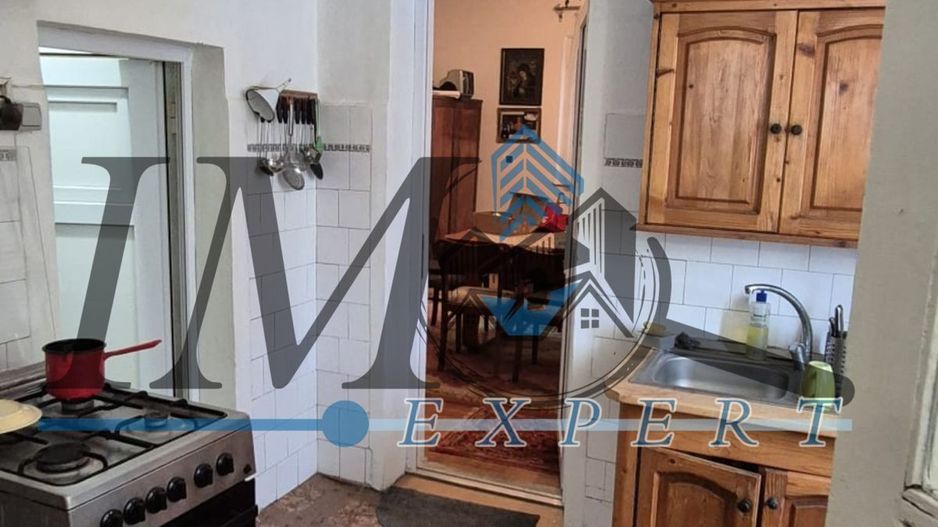 Casa ,curte și gradina.Teren cu 2700 mp. - Poză 6