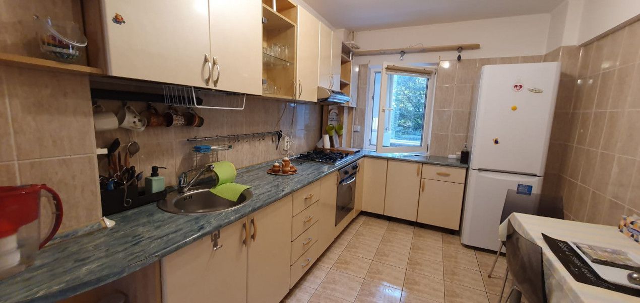 Inchiriere apartament spatios, Centru - Eremia - Poză 3