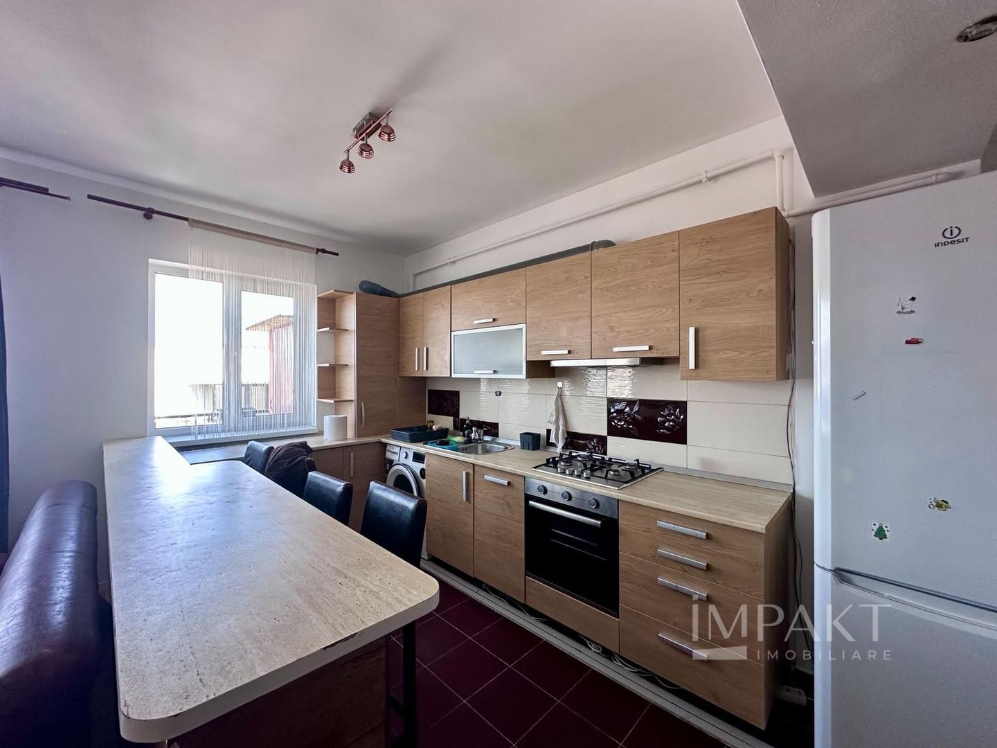 3 camere de inchiriat, 74 mp, 2 niveluri, parcare inclusa - Poză 2