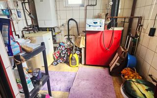 🏡 Casă spațioasă cu 9 camere în Strejnicu – pentru locuință, birouri - Poză 81