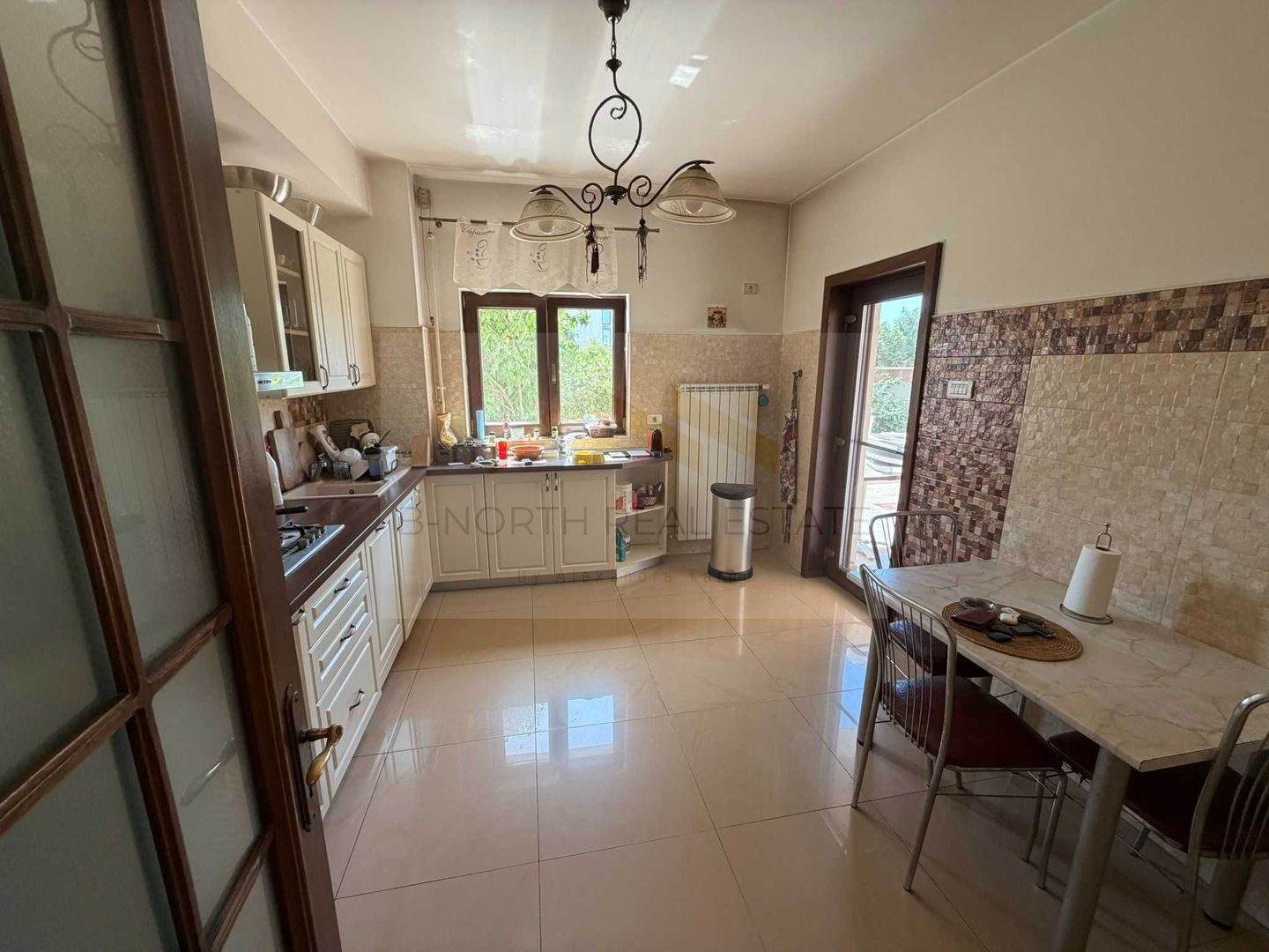 Casă / Vilă de închiriat | Comuna Berceni | 350 mp utili | Curte 400 mp - Poză 9