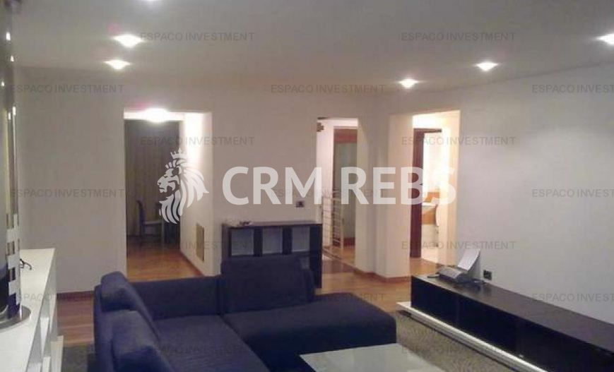 Casă / Vilă cu 8 camere de vânzare în zona Dacia - Poză 1