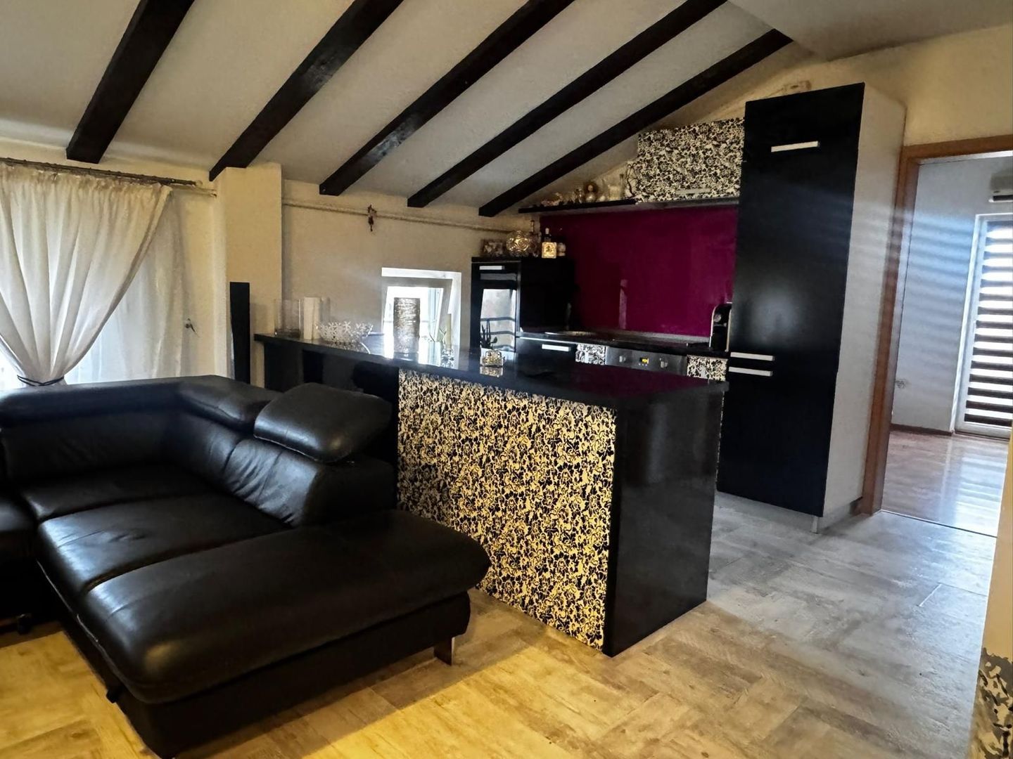 Inchiriez apartament 2 camere + dressing , langa Shopping City - Poză 1