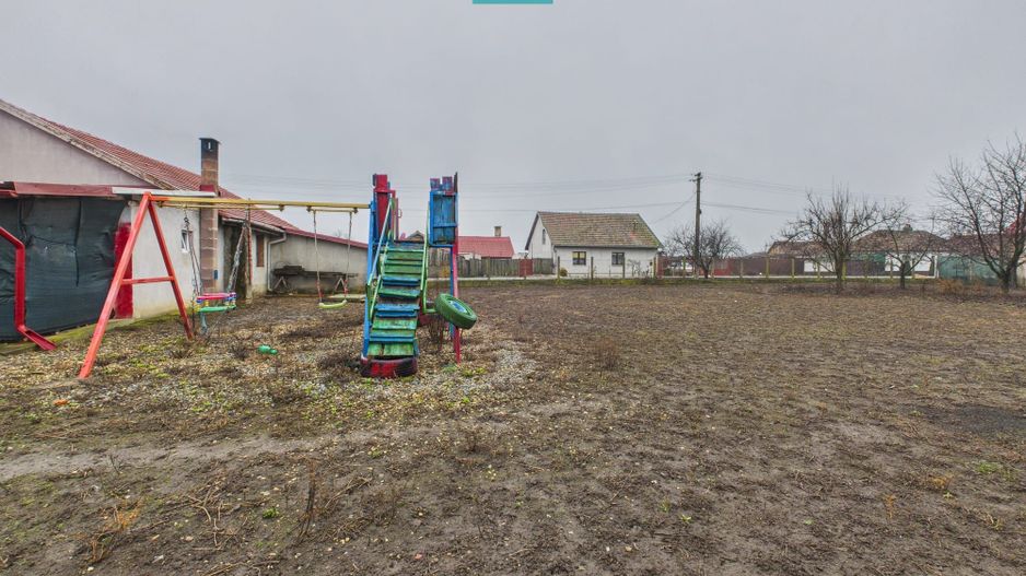 Casă frumoasă la Iratoș la preț bun - Poză 26