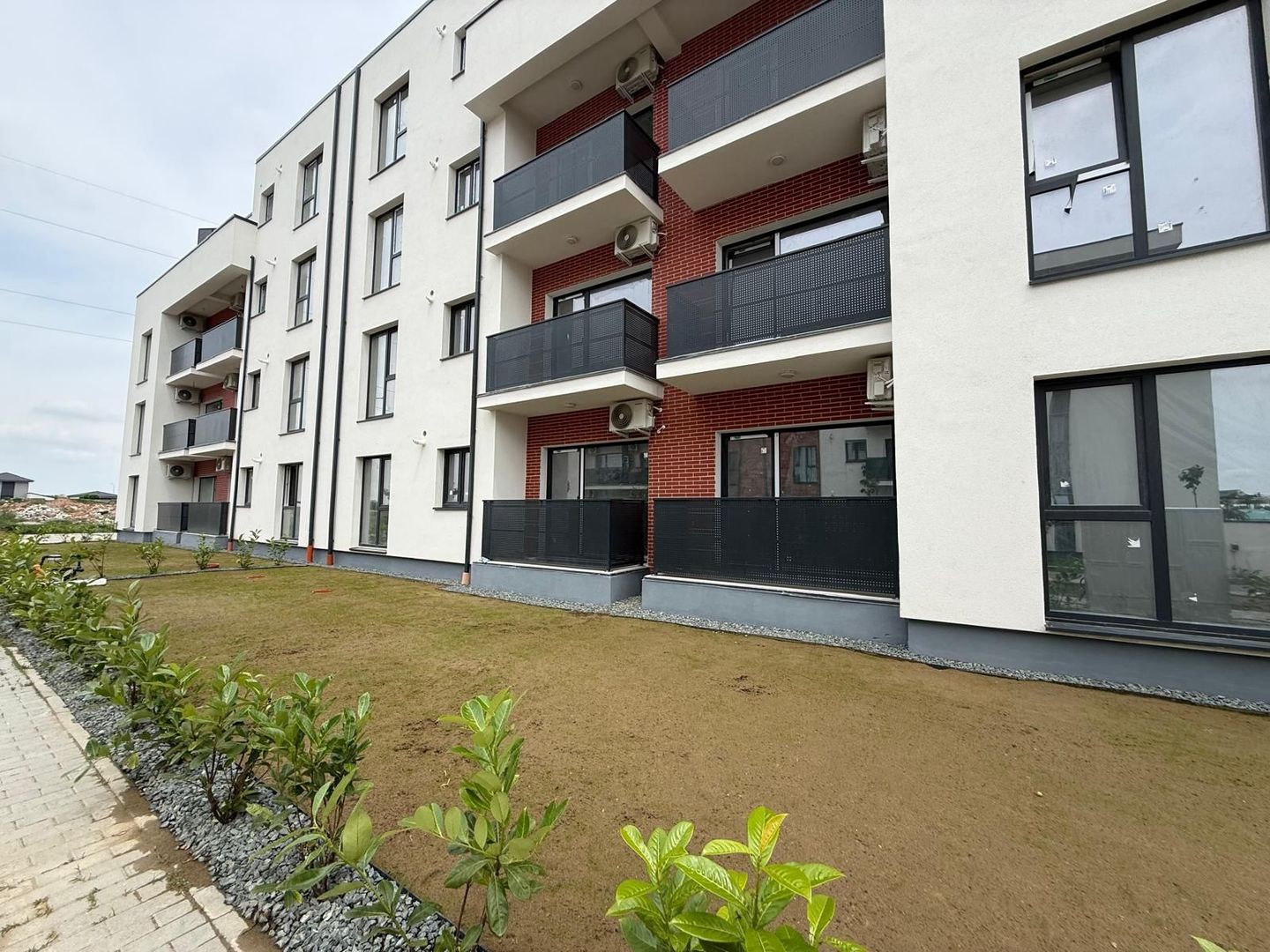 Apartament 2camere 77mp unic în ansamblu, cu terasă atipică și vedere panoramică - Poză 2