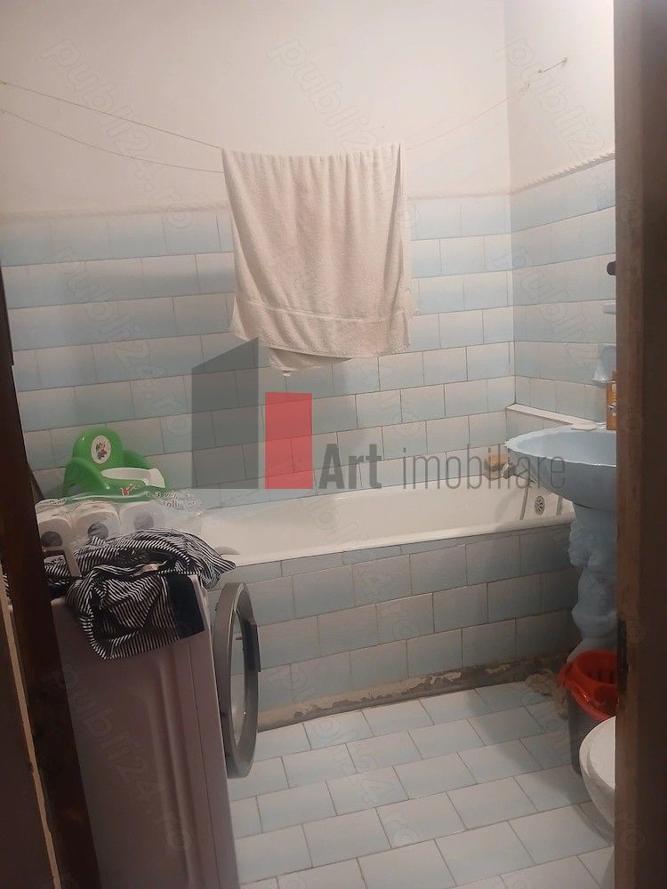 APARTAMENT 2 CAMERE BARCA - Poză 3