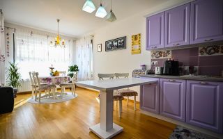 Somptuozitate in stil modern, 2 garaje, 3 terase, totul pe 1.000 mp teren - Poză 2