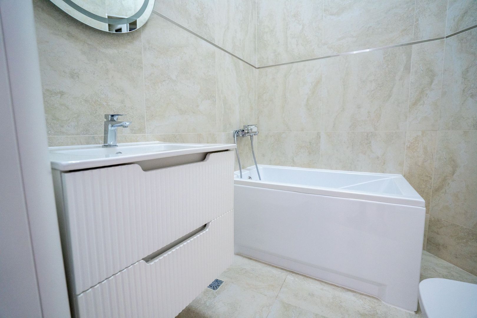 Apartament cu 2 camere, casă la curte comună – Central, Oradea - Poză 16