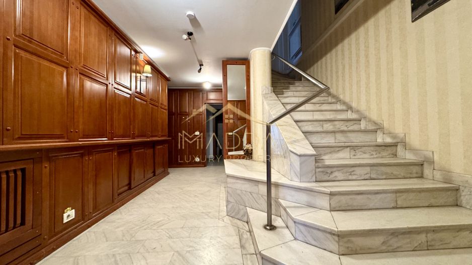 Vila centrala cu 13 camere *460mpu* + garaj // Dorobanți - Poză 3