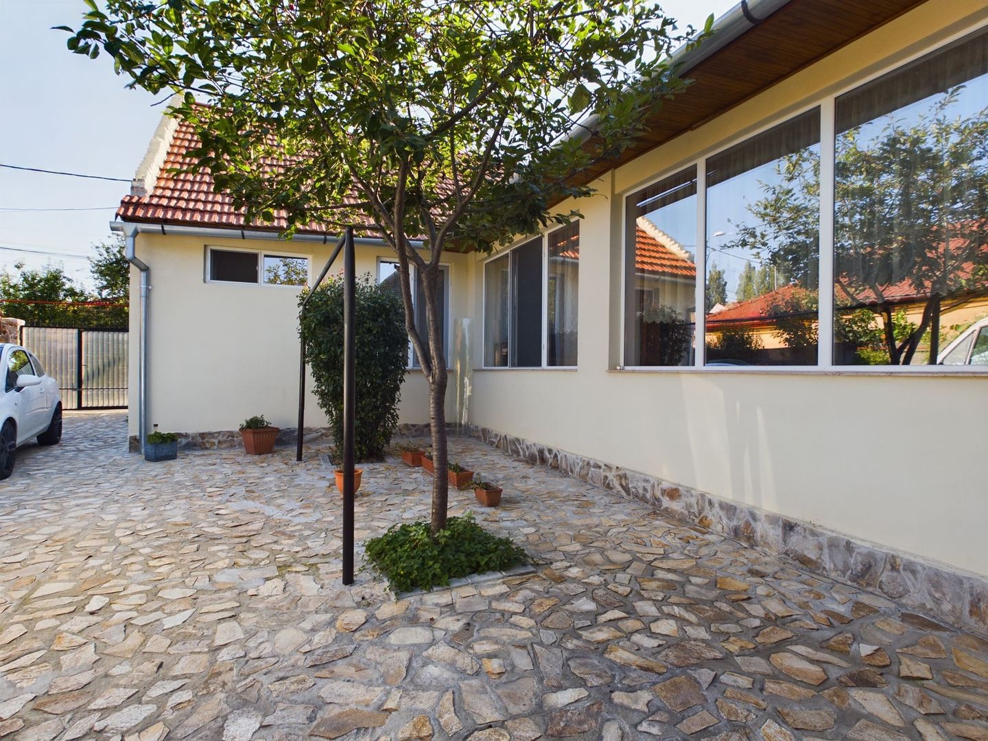 Casă cu 4 camere în zona  Aradul Nou - Poză 4