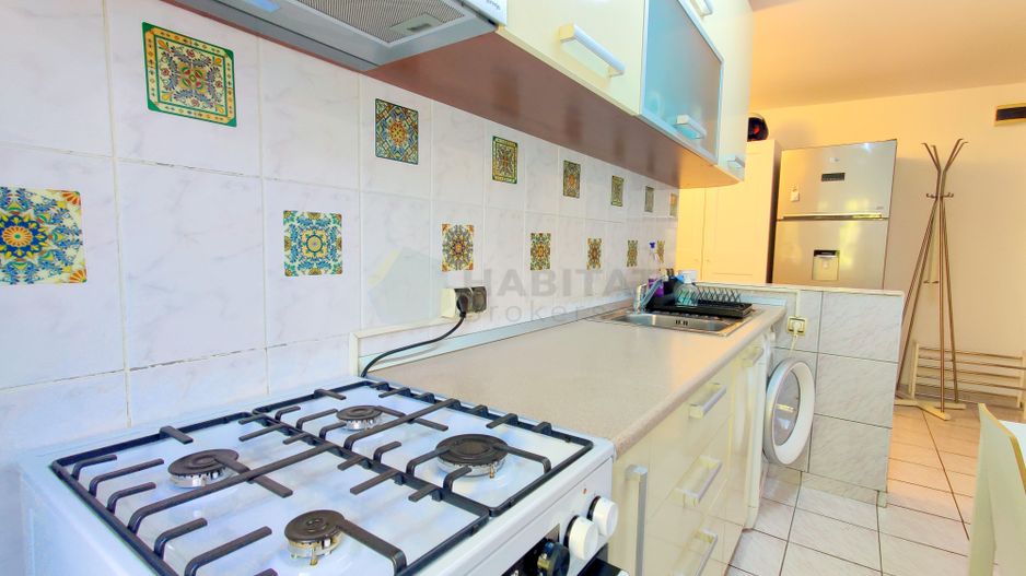 Decomandat, la cateva minute de parc si metrou - Poză 3