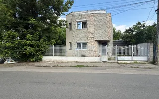 Casa receptionata in 2025 singura in curte - Poză 17