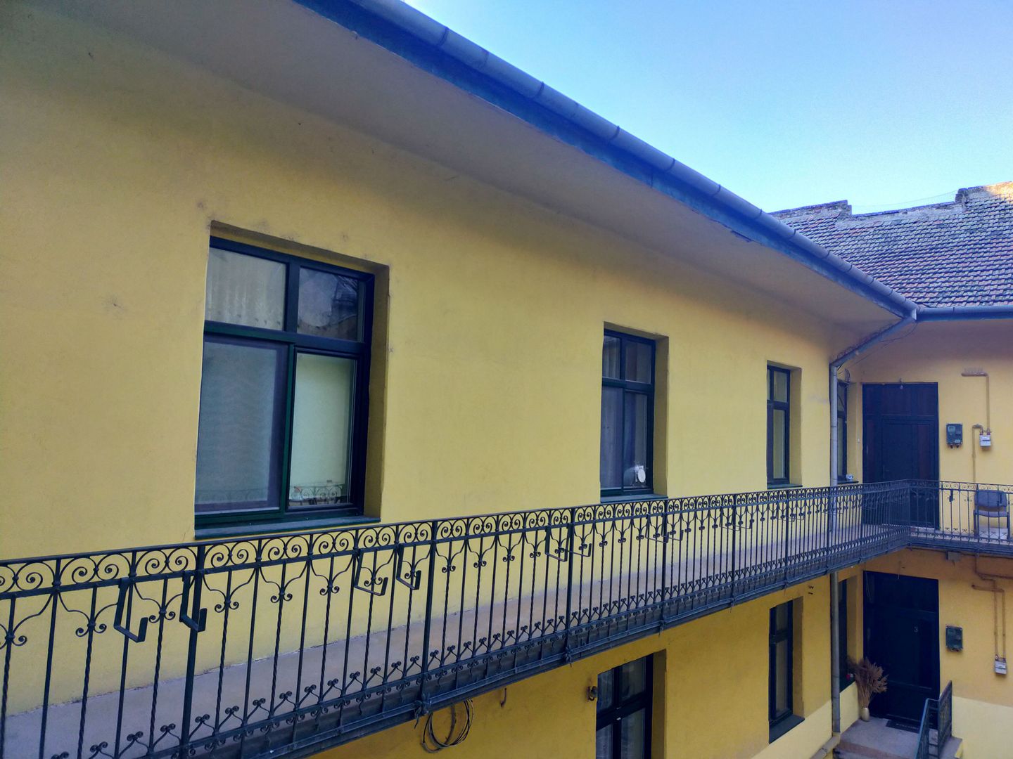 APARTAMENT 2 CAMERE ZONA SEMICENTRALA - Poză 3