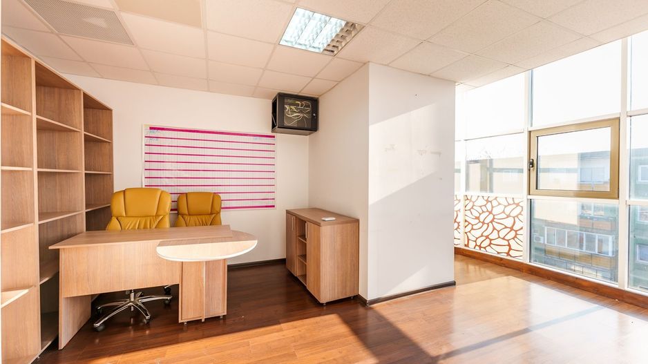 Cladire de birouri de inchiriat – 1032 mp - Poză 9