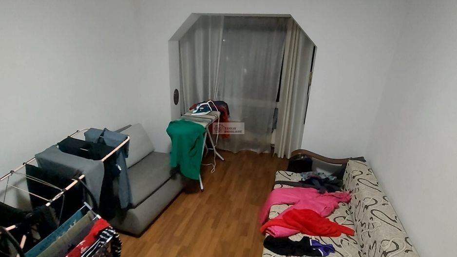 De vanzare 4 camere/97 mp utili/Scoala 10/Focsani/et 3/4 - Poză 3