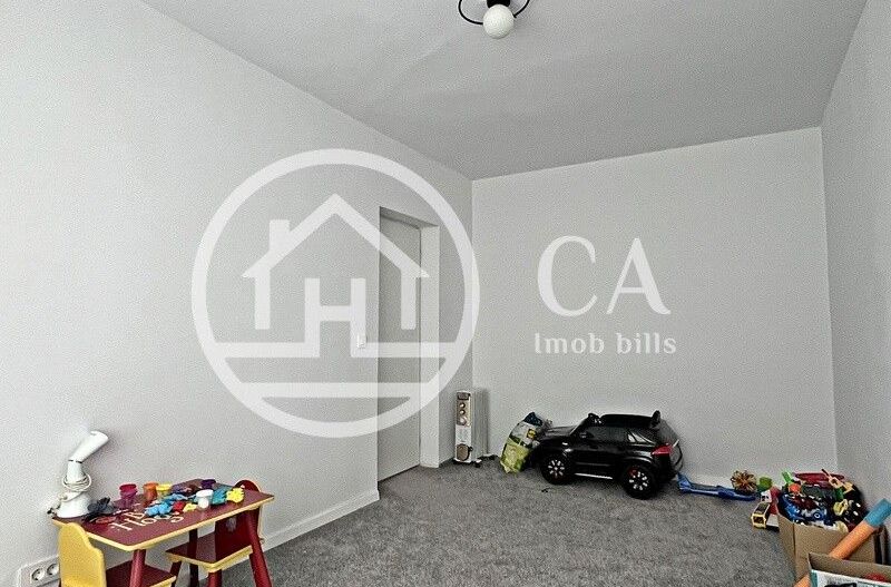 Apartament de vânzare cu 3 camere în zona Rogerius, Oradea - Poză 7